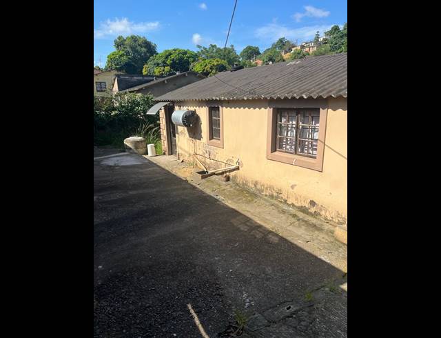 2 BEDROOM HOUSE RENTED IN UMLAZI P